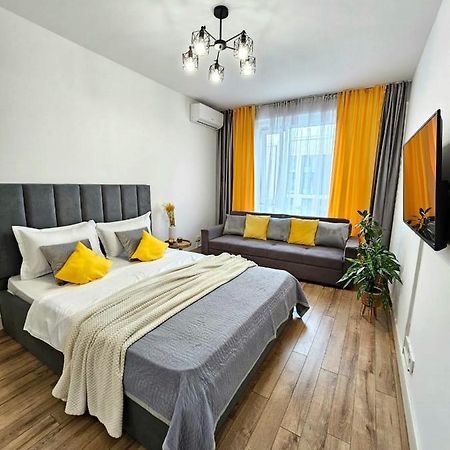 153 Красивые Апартаменты Жк Абая 130 Almaty Eksteriør bilde